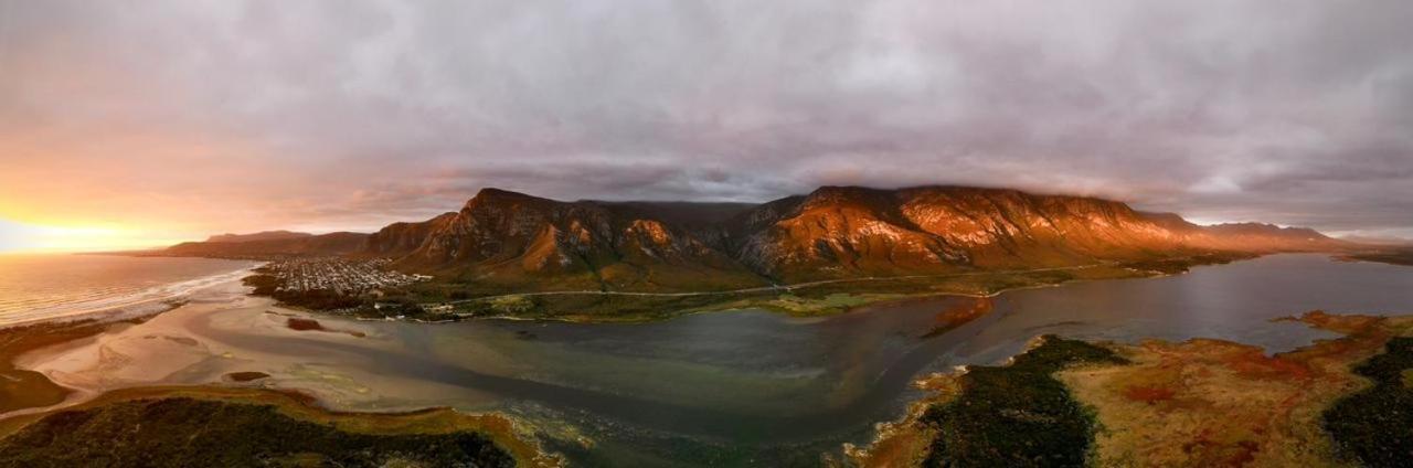 Fantastic Spot In Hermanus With Great Lagoon Viewsヴィラ エクステリア 写真