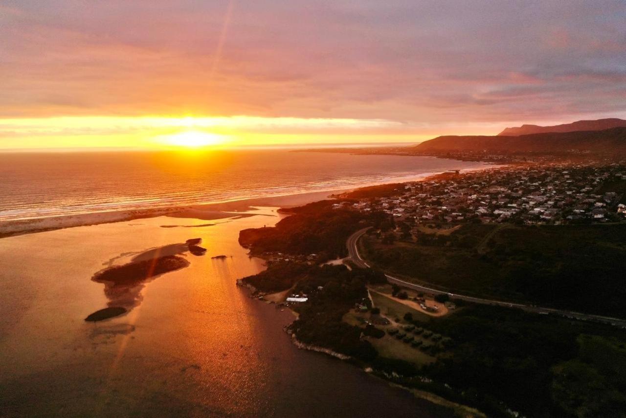 Fantastic Spot In Hermanus With Great Lagoon Viewsヴィラ エクステリア 写真